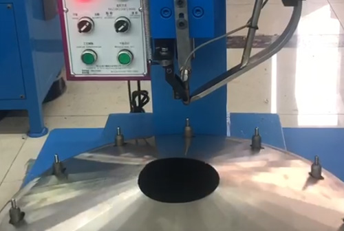 2023-3-10 什么是鉚釘機的實心鉚釘？實心鉚釘?shù)膽梅秶心男?jpg